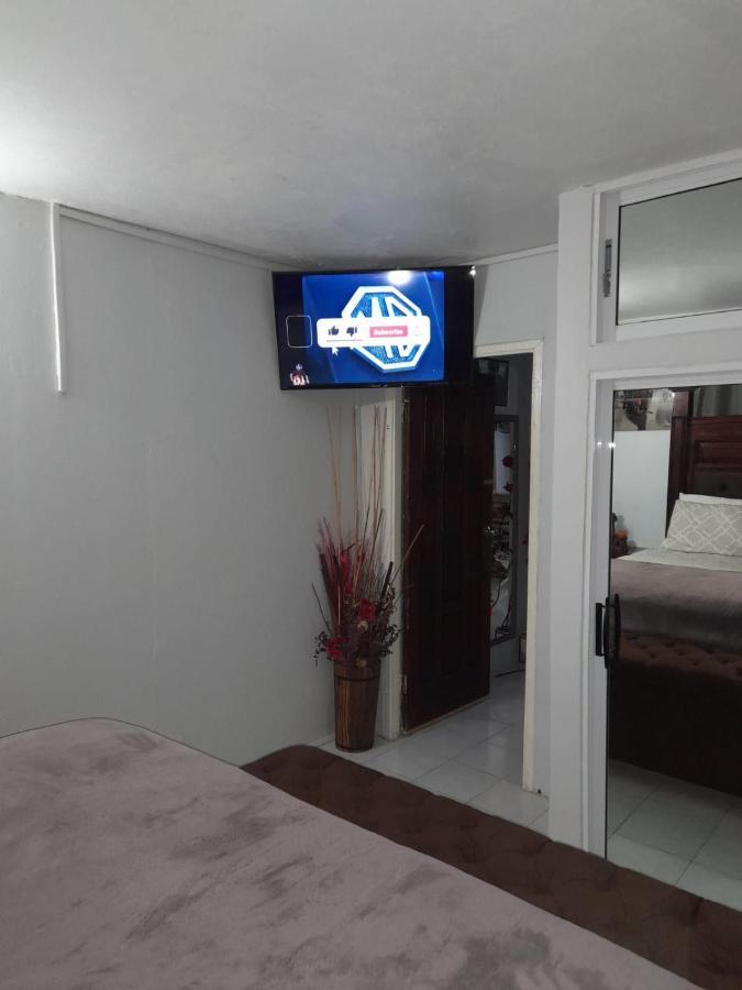 Zipcode Hideaway Guesthouse Portmore Kültér fotó